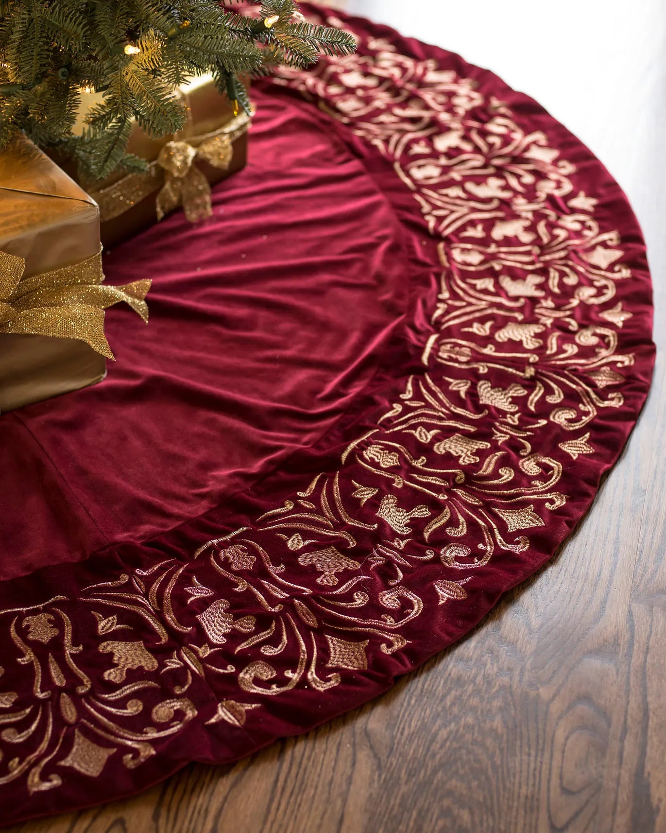 Holiday Velvet Tree Skirt – Premium Embroidered Finish